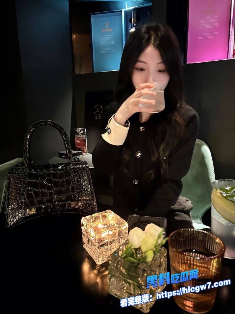 母子乱伦陪读妈妈醉酒吐心声后口爆儿子白毛熟女坚强外表下藏着骚浪本性吃瓜群众惊呆了 1 母子乱伦陪读妈妈醉酒吐心声后口爆儿子白毛熟女坚强外表下藏着骚浪本性吃瓜群众惊呆了 1