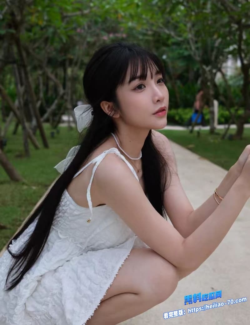 颜值学妹chi绮绮宿舍看书被肥宅男友各种姿势猛干后背纹身太骚了16 颜值学妹chi绮绮宿舍看书被肥宅男友各种姿势猛干后背纹身太骚了16