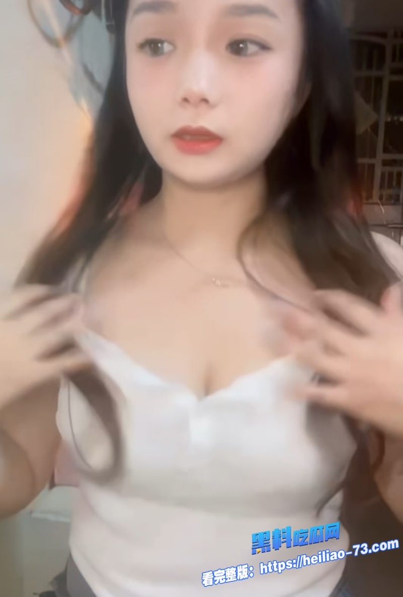 快手网红捡破烂的冉宝白色吊带脱光自慰巨乳嫩逼手指狂插好骚5 快手网红捡破烂的冉宝白色吊带脱光自慰巨乳嫩逼手指狂插好骚5