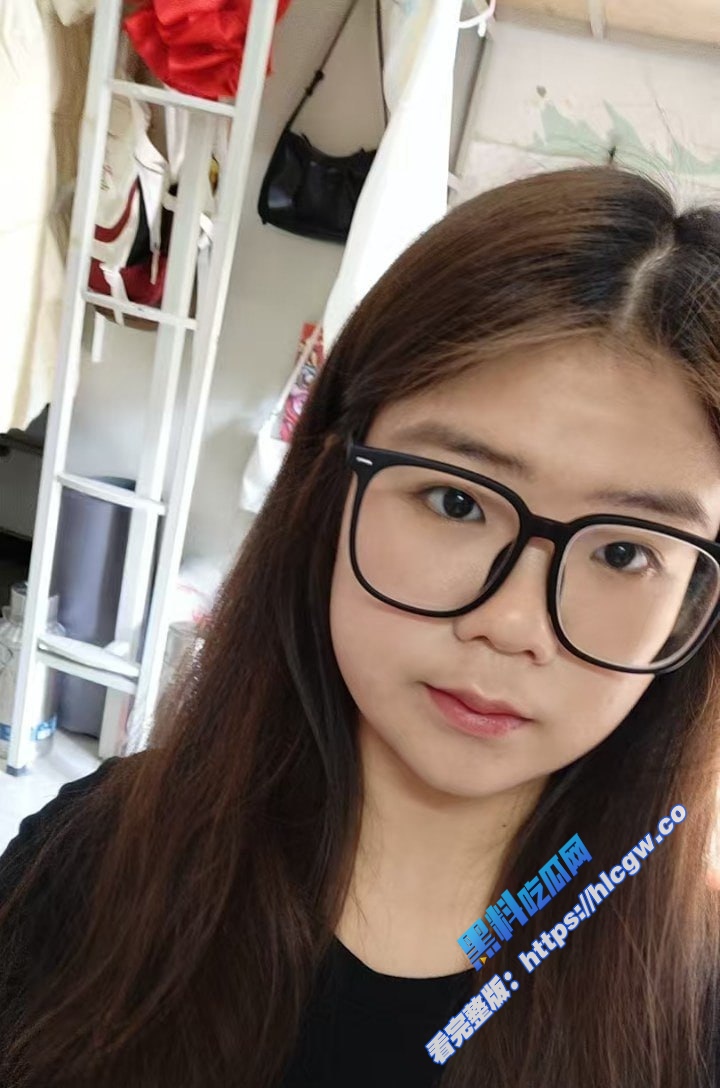洛阳师范学院 王钦辉 肥臀骚眼镜 被男友调教成淫荡母狗 私拍视频流出！1