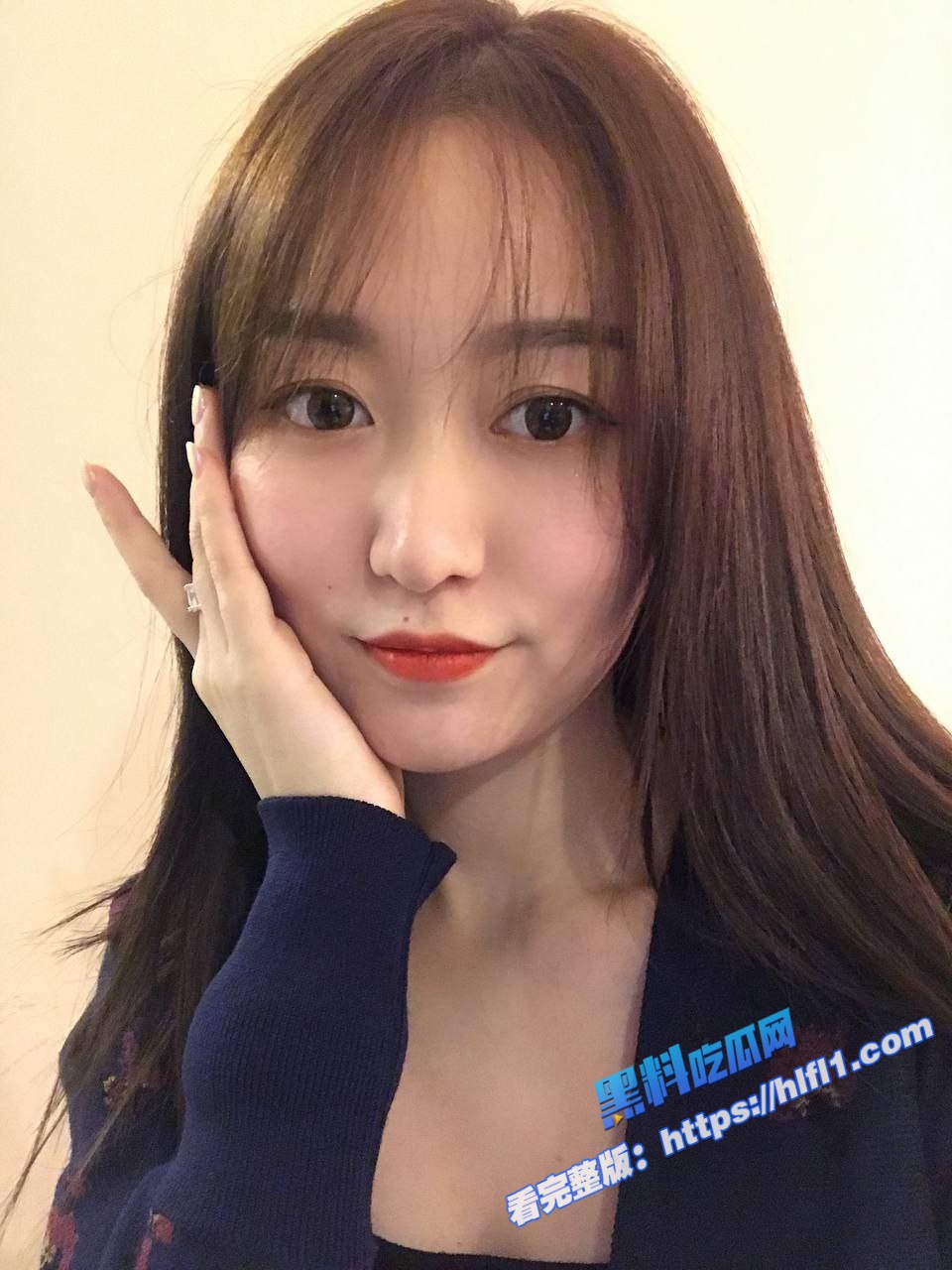 长沙化妆品柜员 张慧 骚货前女友喜欢扮演女仆吃爸爸鸡巴 颜值很高身材极品！3