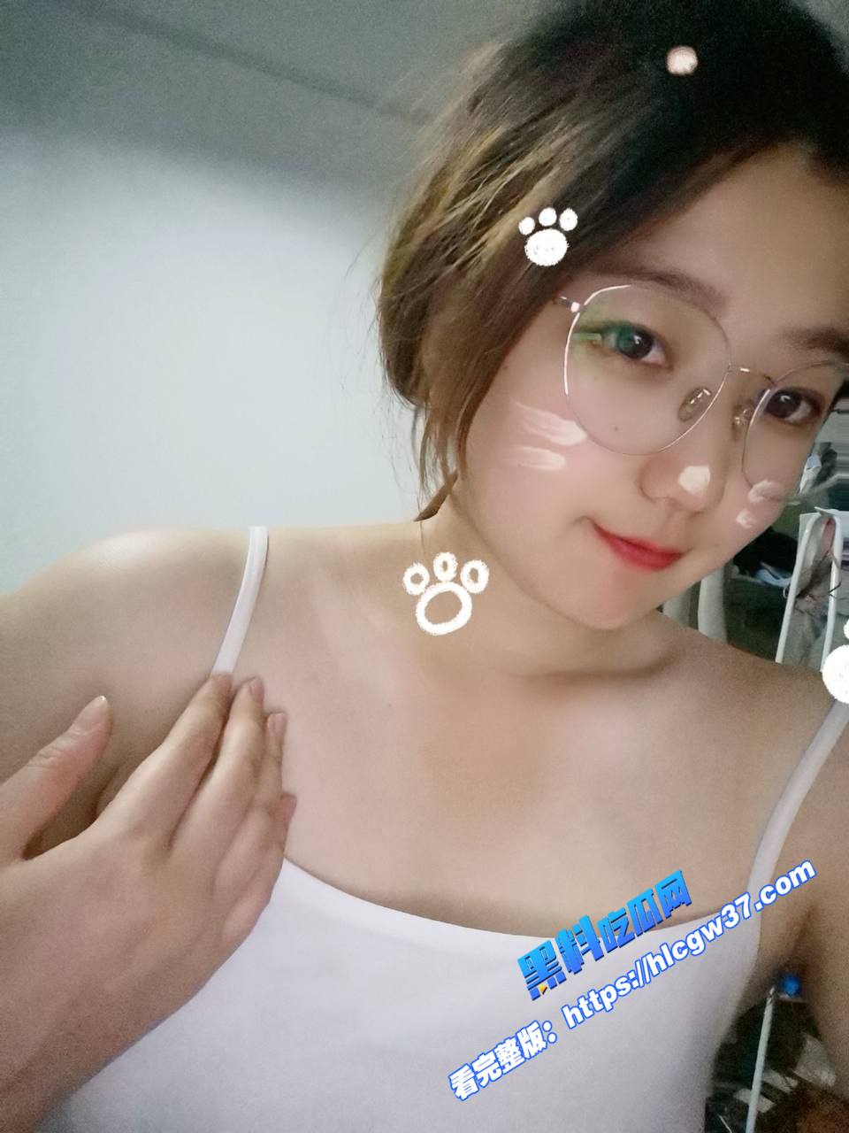 西安艺术学院清纯校花杨茜琳吊钟巨乳令人窒息与土豪男友的酒店私密视频泄密 图3