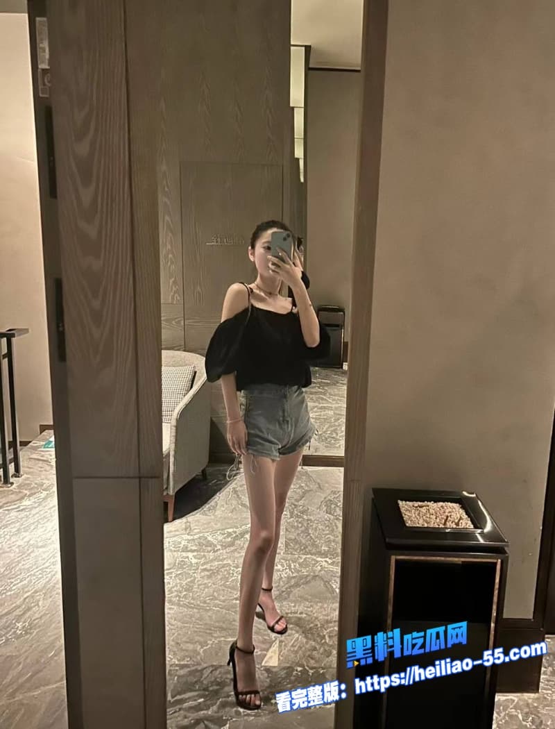 海角姐弟乱伦骚货姐姐疯狂勾引弟弟身穿开裆牛仔裤做爱性瘾小母狗彻底放飞自我5