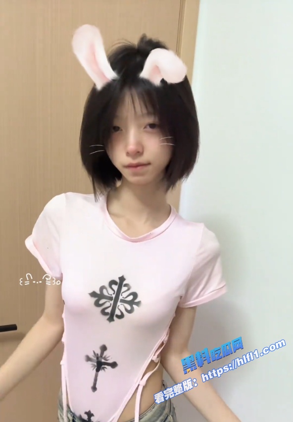 抖音40万粉博主 铃 不雅视频曝光 被健身教练带到商场厕所猛操 这小身板扛得住吗?3 抖音40万粉博主 铃 不雅视频曝光 被健身教练带到商场厕所猛操 这小身板扛得住吗?3