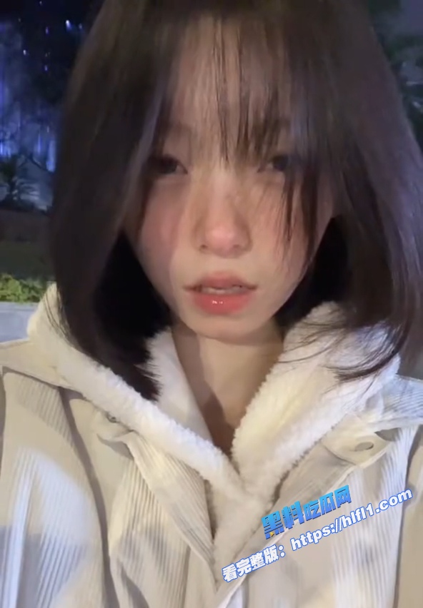 抖音40万粉博主 铃 不雅视频曝光 被健身教练带到商场厕所猛操 这小身板扛得住吗?4 抖音40万粉博主 铃 不雅视频曝光 被健身教练带到商场厕所猛操 这小身板扛得住吗?4