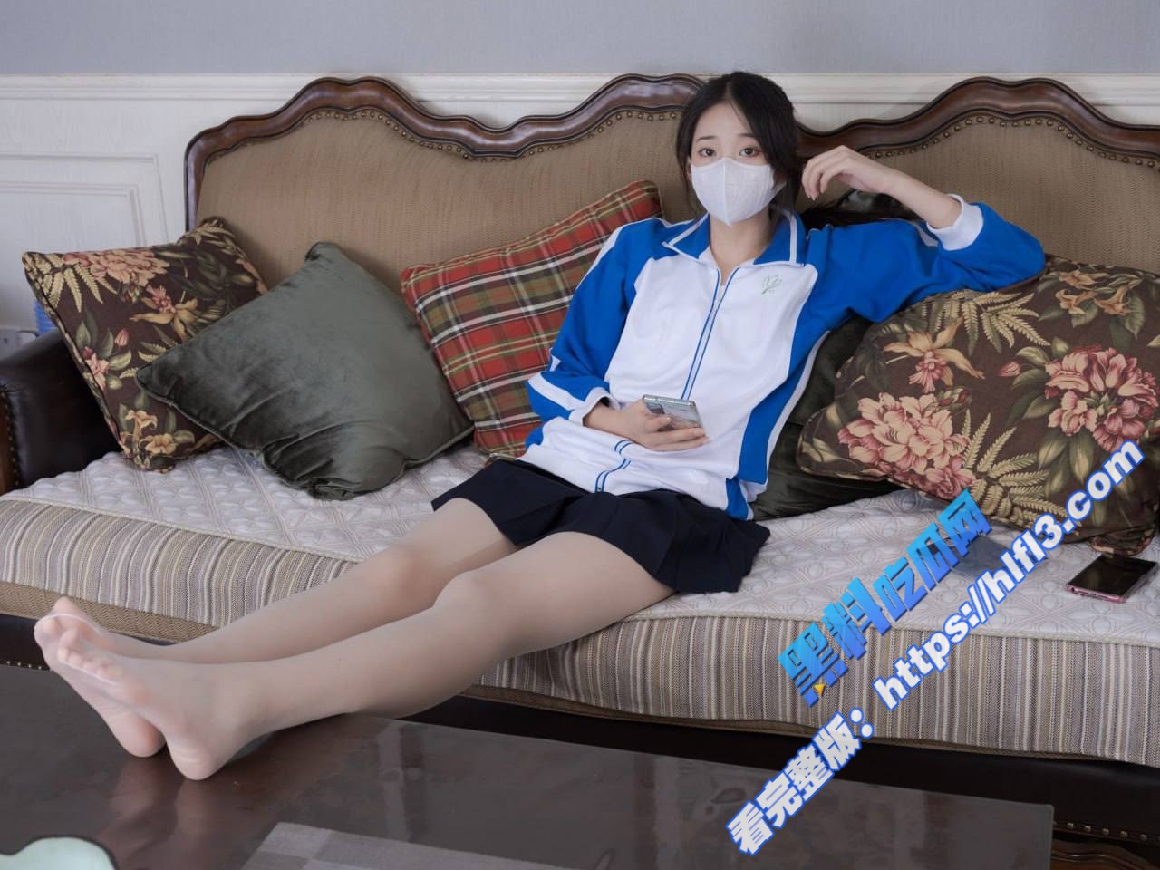 极品福利姬女神 樱可 最新福利 JK学生服露出粉嫩小穴 居家表演自慰超水灵嫩穴！4