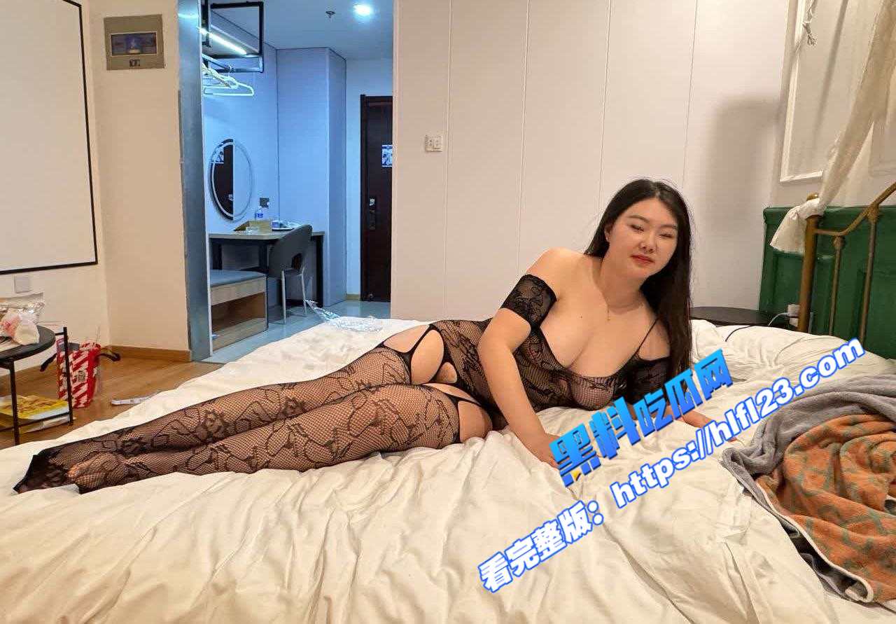 山东济南完美蜜桃臀嫩鲍母狗 微胖爱好者的天花板！ 无套后入骑乘小穴超紧致 图30
