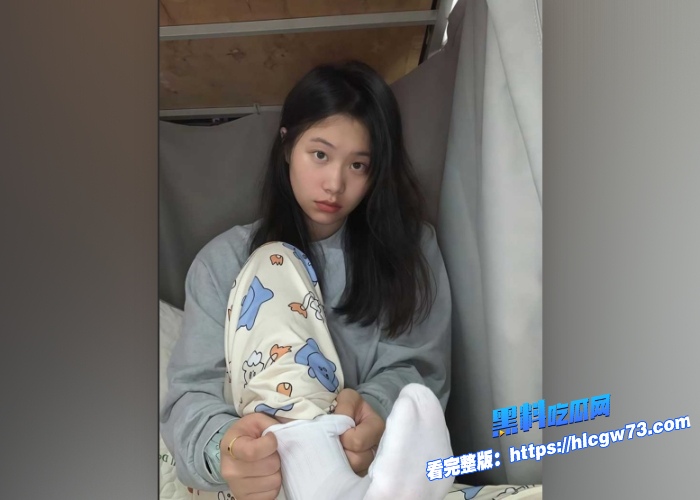 抖音大学生网红小痞太帅了金主付费定制合集丝袜足控撸管诱惑蜜桃臀令人想入非非 图4 抖音大学生网红小痞太帅了金主付费定制合集丝袜足控撸管诱惑蜜桃臀令人想入非非 图4