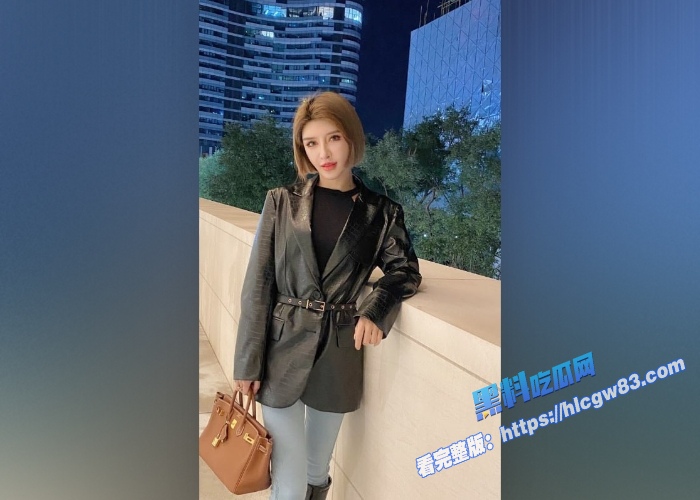 抖音358w粉美女网红小喵大宝与闺蜜双飞视频流出3