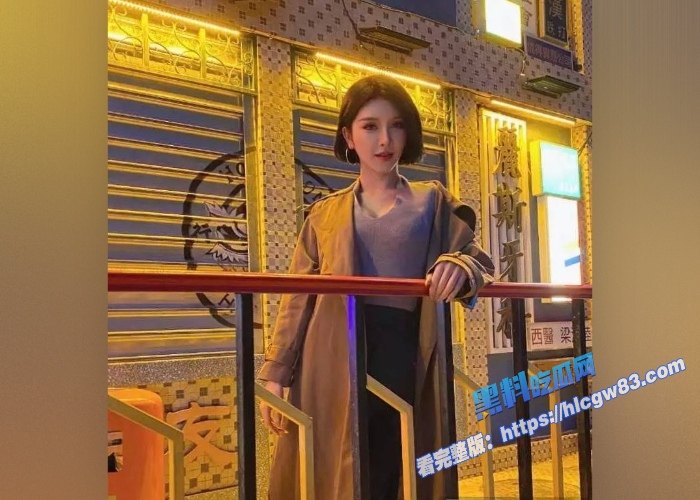 抖音358w粉美女网红小喵大宝与闺蜜双飞视频流出4