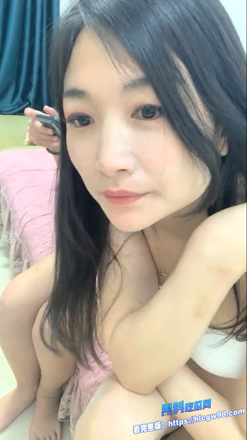 性感姑姑带着18岁侄女与姑夫乱伦双飞 9