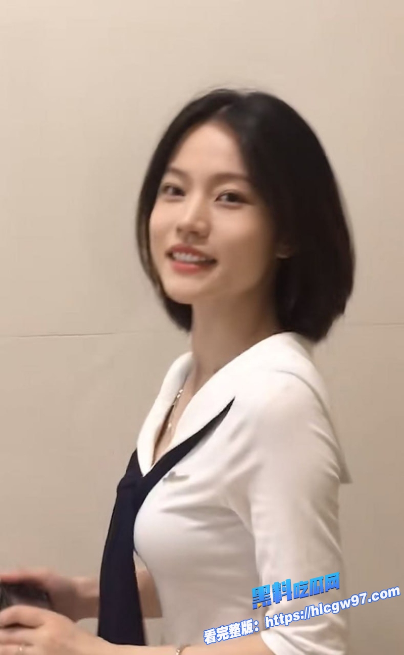 乱至极的兄妹在家禁忌乱伦家人就在隔壁厨房做饭心跳加速的极度禁忌相当刺激4