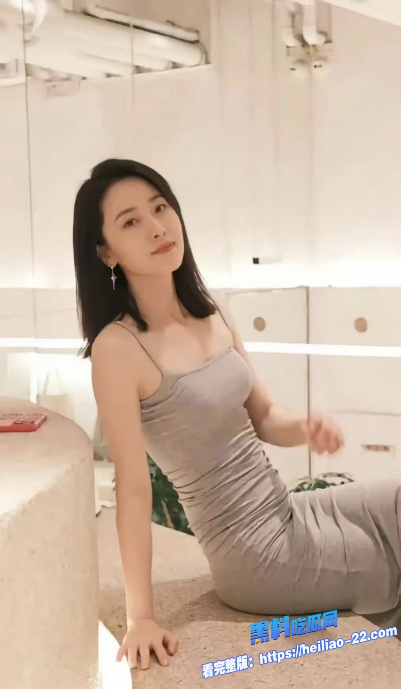 海角乱伦亲爹与女儿禁忌之夜彻底失控平日乖巧的女儿在父亲怀中渐渐沉沦2 海角乱伦亲爹与女儿禁忌之夜彻底失控平日乖巧的女儿在父亲怀中渐渐沉沦2