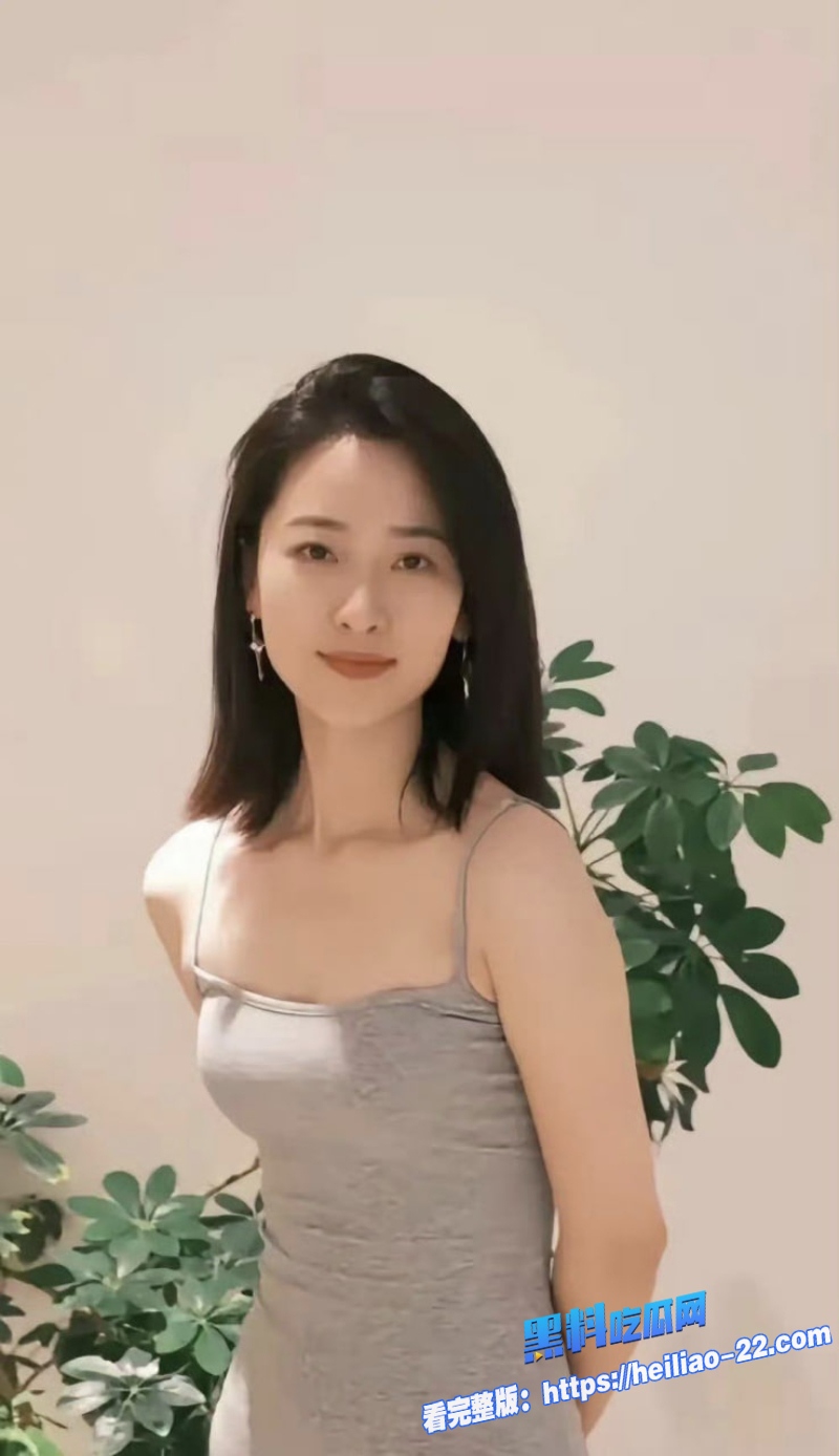 海角乱伦亲爹与女儿禁忌之夜彻底失控平日乖巧的女儿在父亲怀中渐渐沉沦3 海角乱伦亲爹与女儿禁忌之夜彻底失控平日乖巧的女儿在父亲怀中渐渐沉沦3