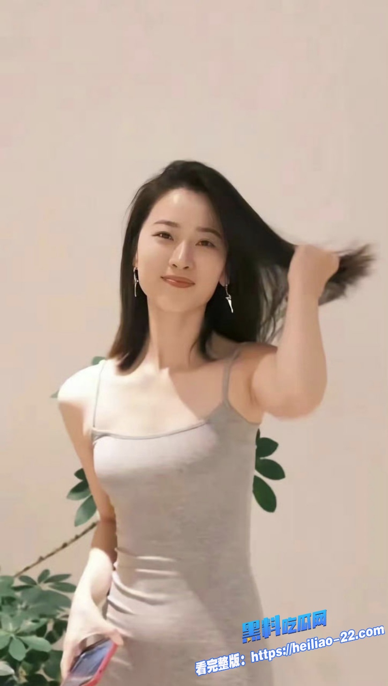 海角乱伦亲爹与女儿禁忌之夜彻底失控平日乖巧的女儿在父亲怀中渐渐沉沦4 海角乱伦亲爹与女儿禁忌之夜彻底失控平日乖巧的女儿在父亲怀中渐渐沉沦4