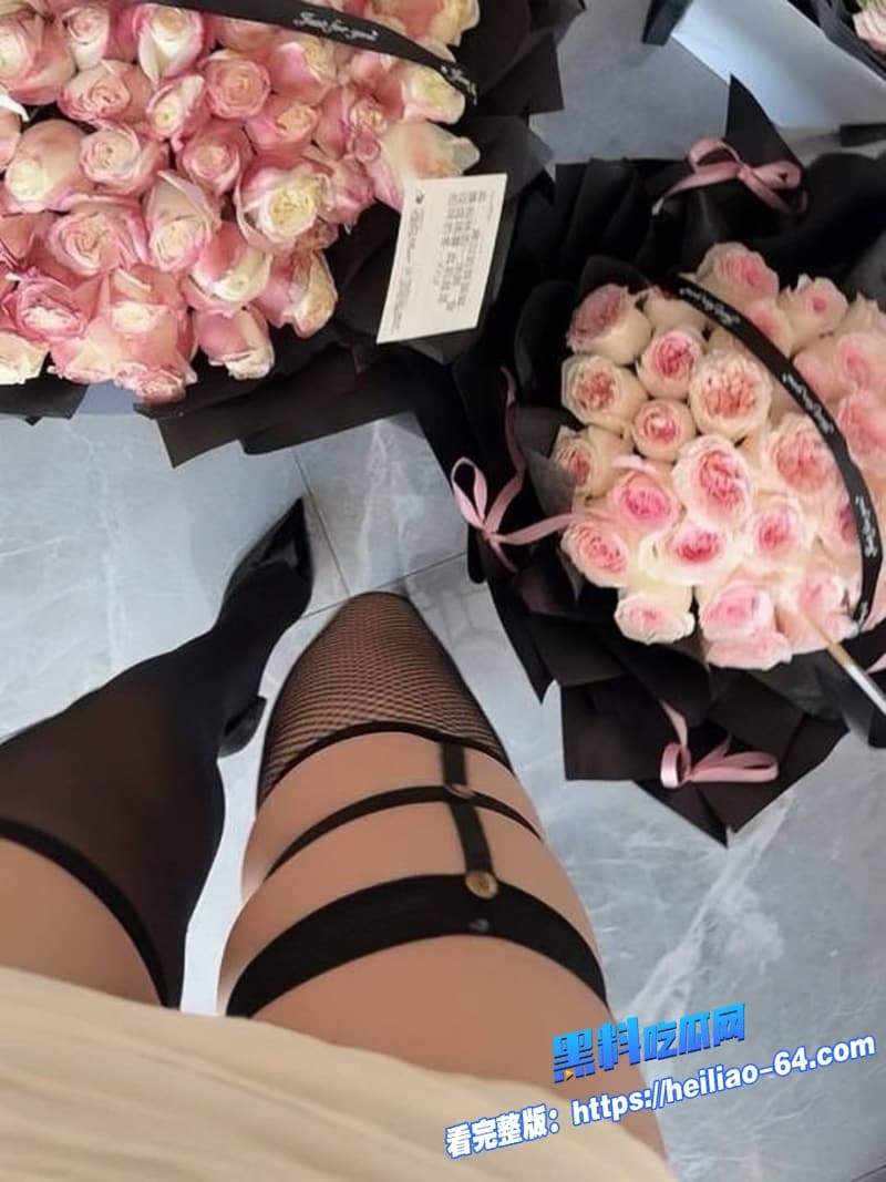 抖音短发女神小芦sensei自拍福利合集流出露脸大胆展示极品身材看的小编下面硬爆了3