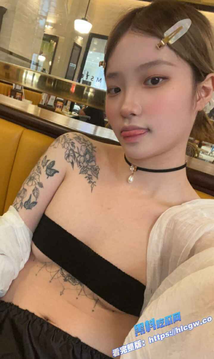 穿着极其大胆的金毛精神小妹 微透薄纱小短裤 身体符文篆刻 还有淫荡魅魔纹图2