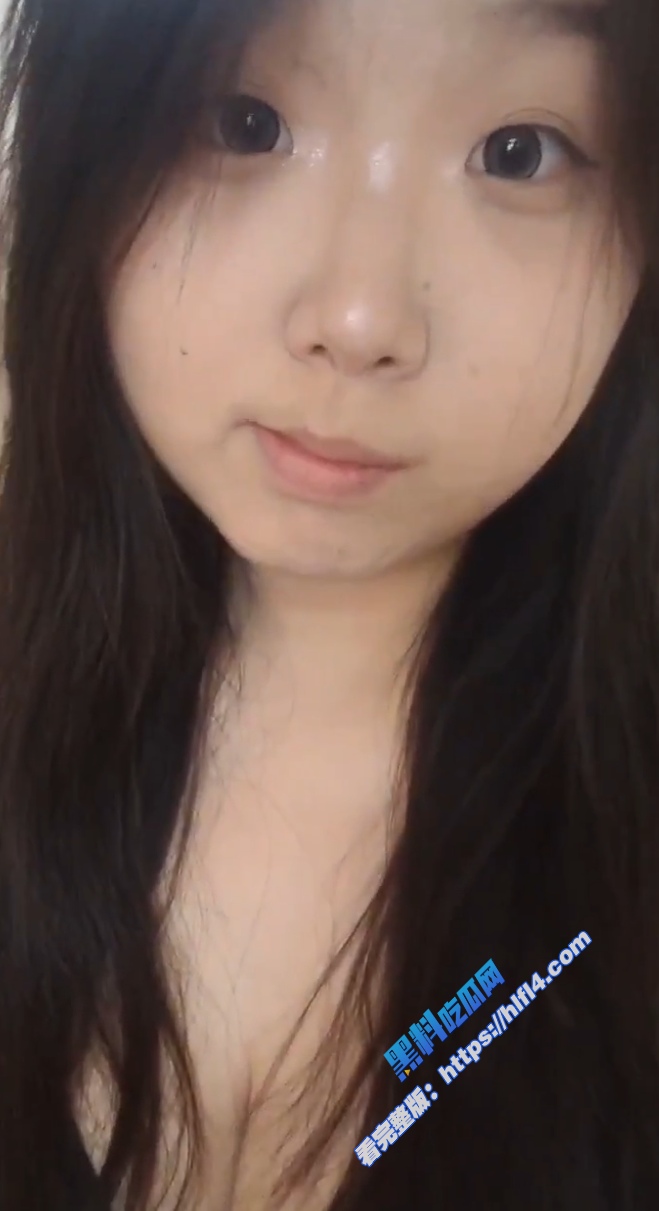 高中生超粉嫩一线天美鲍 奶子又大又润 自慰抠逼真的是极品 图1