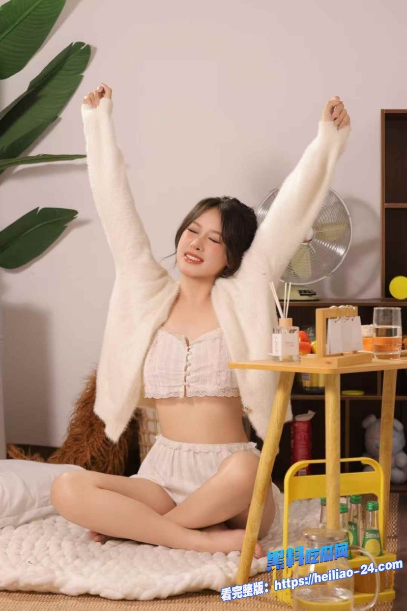 露脸大奶高颜值女神主播私生活曝光反差女上位狂摇撸管洗澡全记录谁想到私下骚成这样 2
