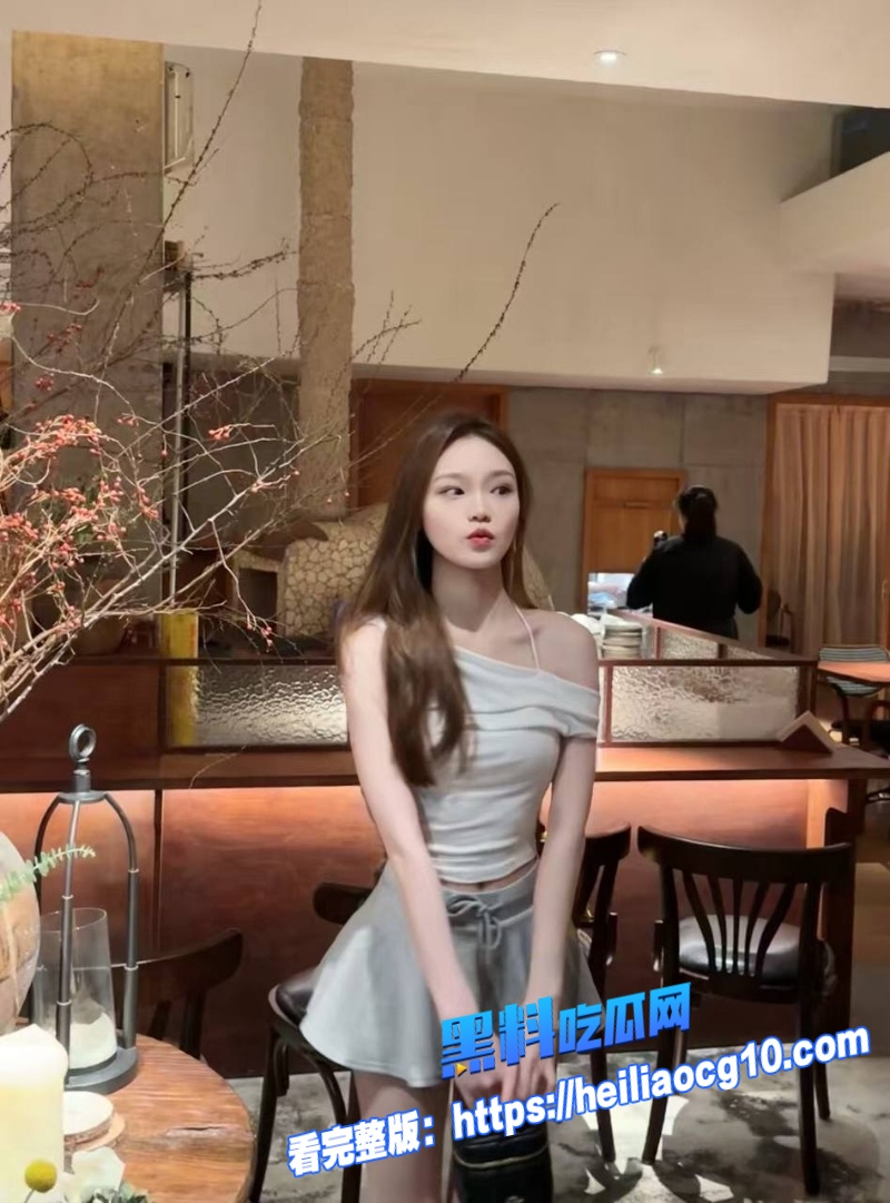巨乳翘臀学生妹8 巨乳翘臀学生妹8