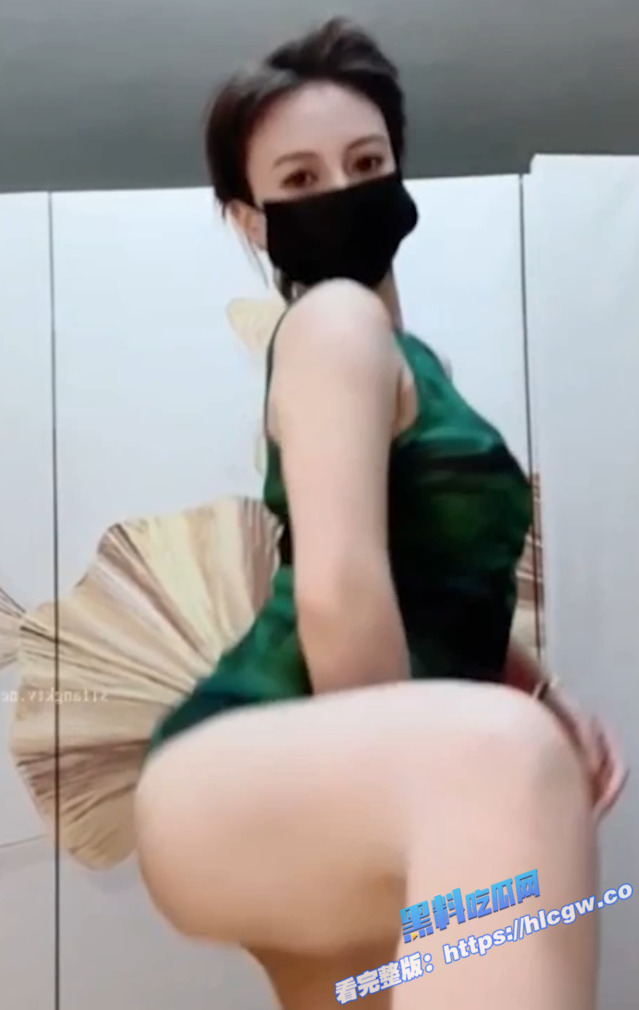 快手 小阿姨 直播擦边舞蹈 无内透视白虎鲍鱼 鲍鱼形状清晰可见！图7