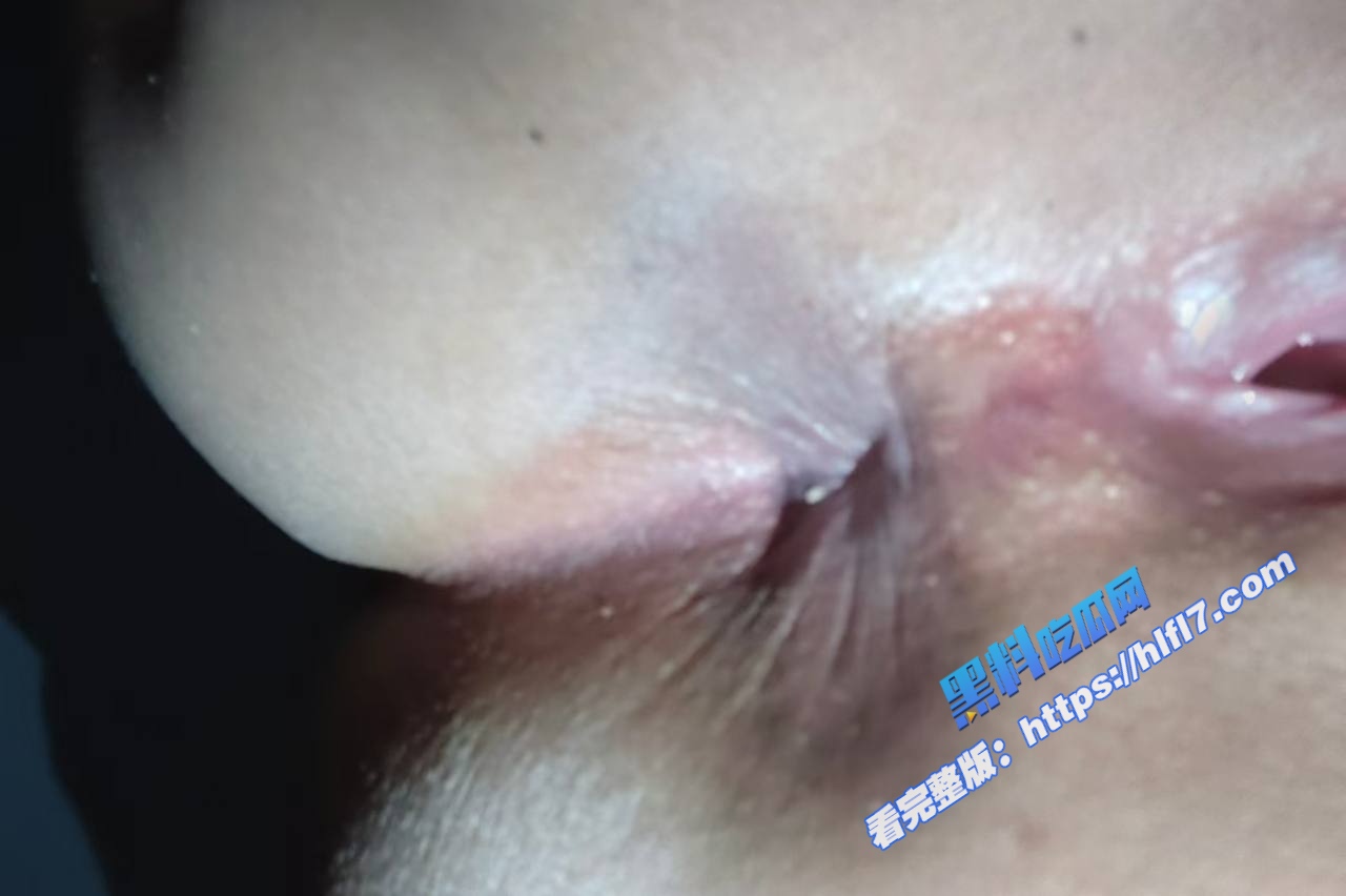 山东青岛18岁高中生母狗 王薇 背着男友在网上聊骚 照片视频被曝光！9