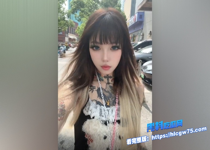 抖音网红无能巨婴高颜值符文战士连乳头都纹上了爱心线下视频曝光扇耳光滴蜡调教彻底沦为榜一大哥的奴隶 图5