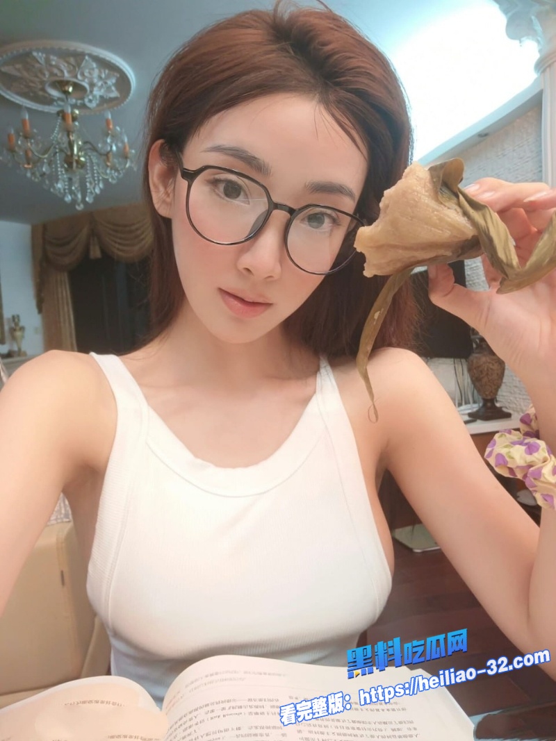 前电视台主持人马卉反差直播清纯女神化身男人的精盆小母狗故意走光漏出傲人大奶5