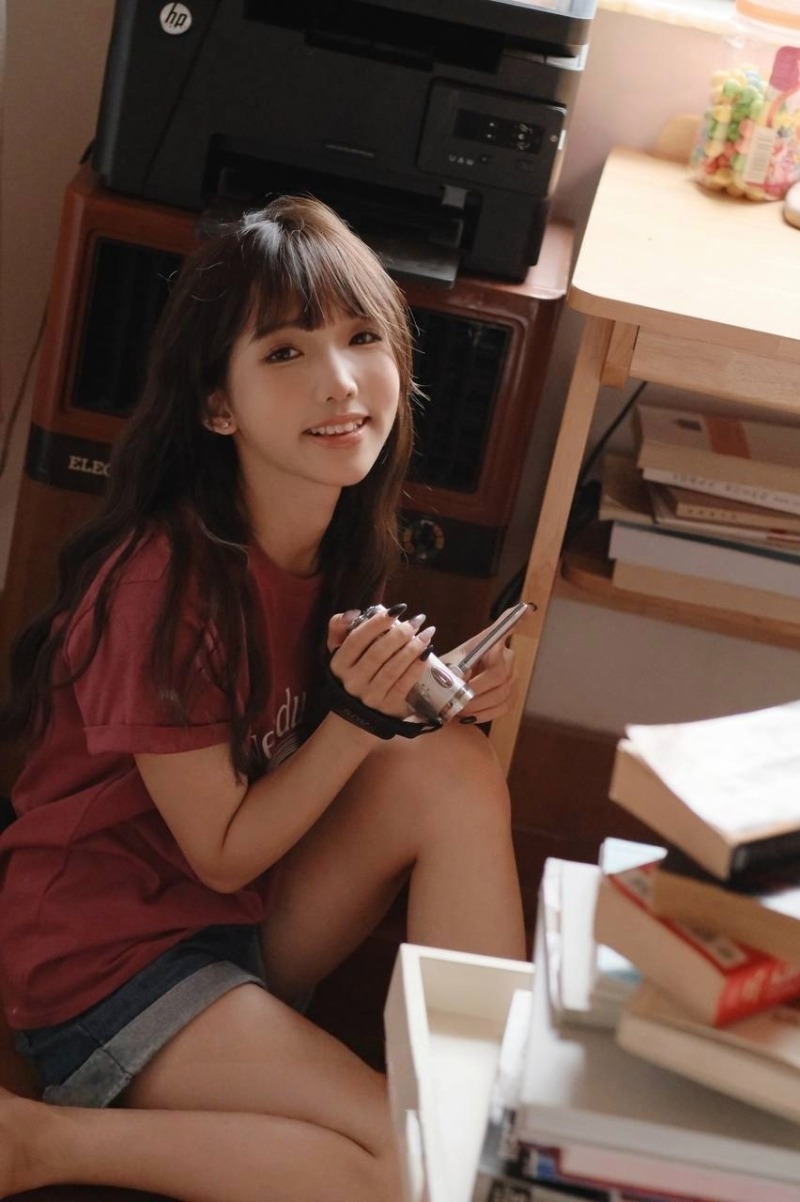福利姬广深虾酱Cuteavdoll当年靠一张清纯的照片爆火的萌妹子1