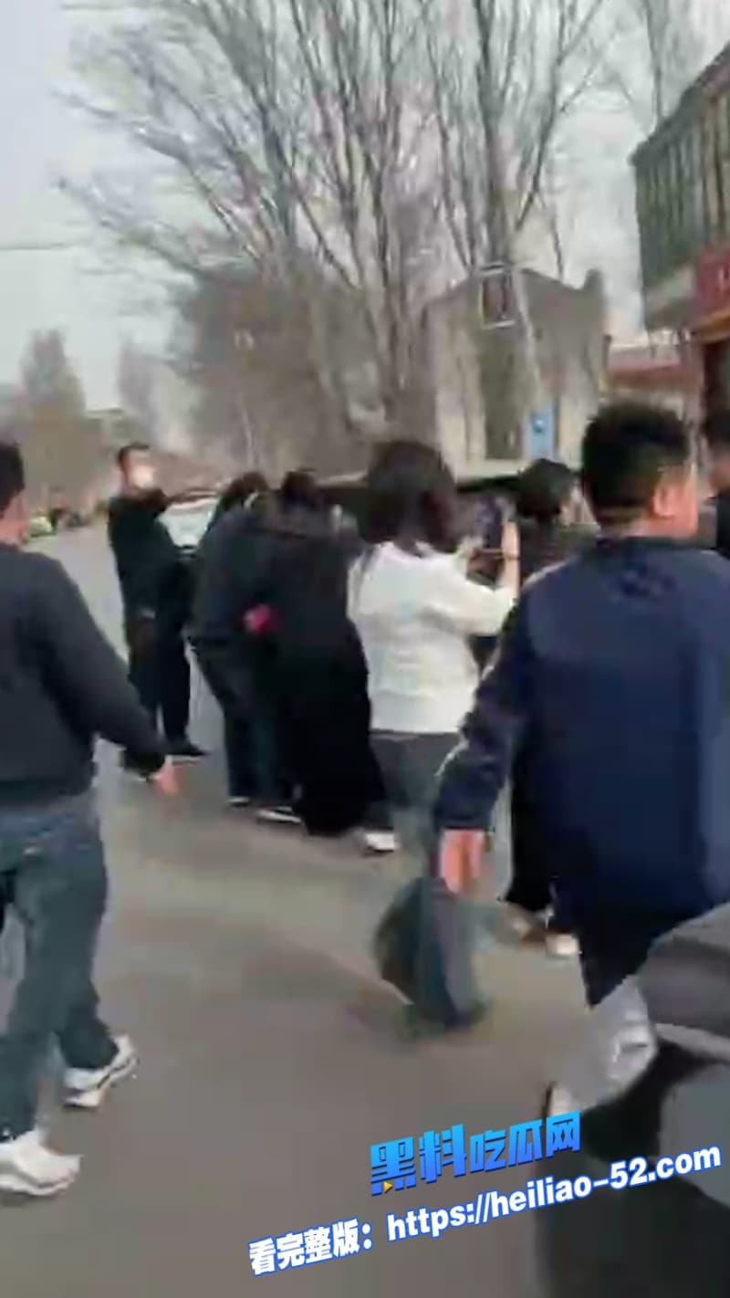 魏县车往镇郝村7男2女事件曝光 绿帽老公抓包老婆狂战7男闺蜜全村怒火冲天现场视频疯传 3 魏县车往镇郝村7男2女事件曝光 绿帽老公抓包老婆狂战7男闺蜜全村怒火冲天现场视频疯传 3