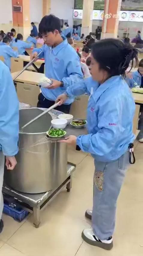 黑眼圈女工 黑眼圈女工