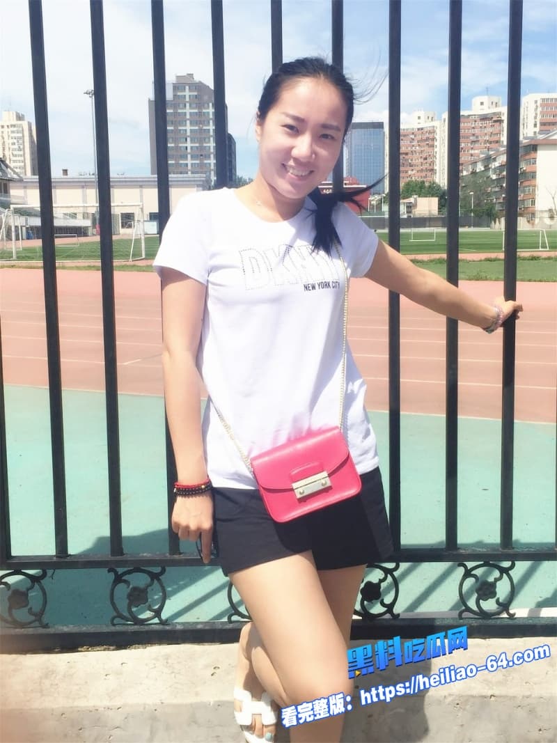 美艳人妻刘珊云盘海量私拍流出十年淫片记录从粉嫩少女到骚浪少妇的全过程这变化看得人直吞口水17