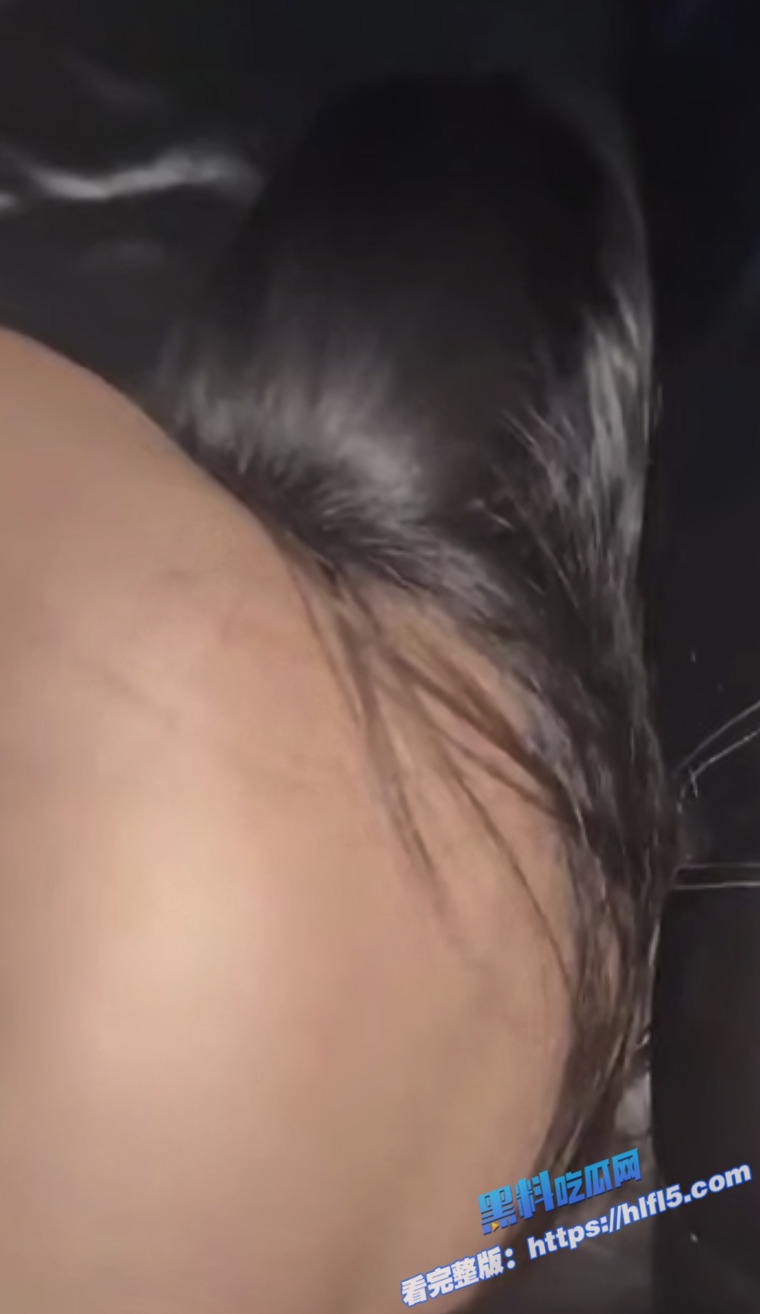 真实姐弟乱伦！在KTV包间真实强暴醉酒亲姐 哭的撕心裂肺 全程喷水！4