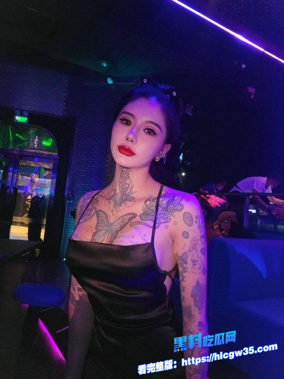 推特母狗阿黑颜骚到爆表的全皮肤巨乳舌钉自慰无套插逼吐舌白眼超勾人 9