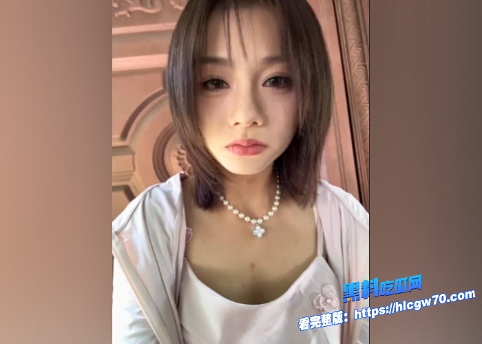 户外极品纯欲骚货主播AsiaMelody多场合露出视频流出露脸骚逼夹跳蛋自慰母狗体质拉满  8