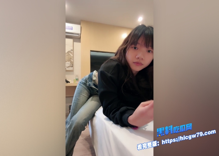 抖音萝莉小网红抖音萝莉小网红芋圆奶茶下海约炮粉丝酒店啪啪先刮毛在被无套内射说实话这女的放以前东莞都没人要 15