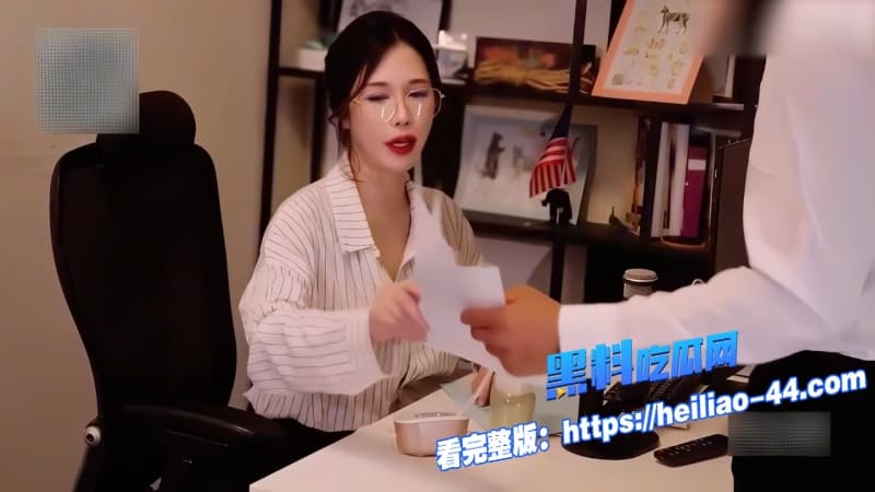 台湾御姐博主辛尤里新作乳汁办公室3P骚母狗遭同事前后夹击疯狂榨精堪称一绝9