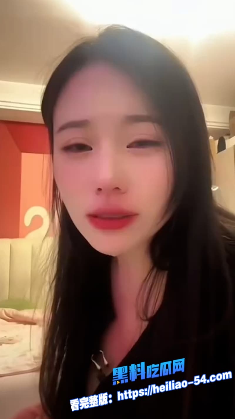 抖音网红花花呀喝醉直播翻车漏点和榜一大哥线下约炮视频曝光完美露脸果然骚是藏不住的 4