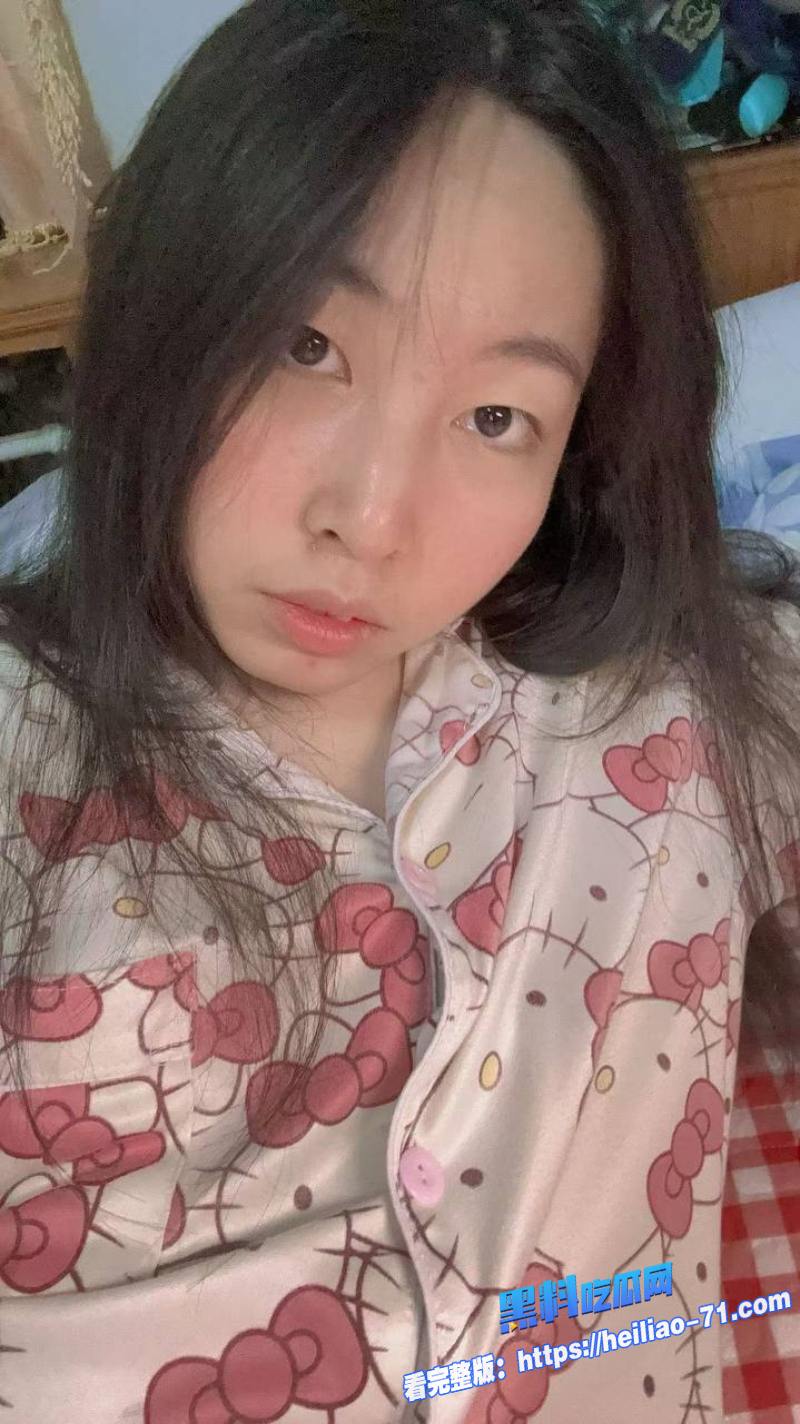 瓜友投稿天津生物制药大专生穆艺心谈着对象还爱约炮 一边打电话给男友一边被内射1