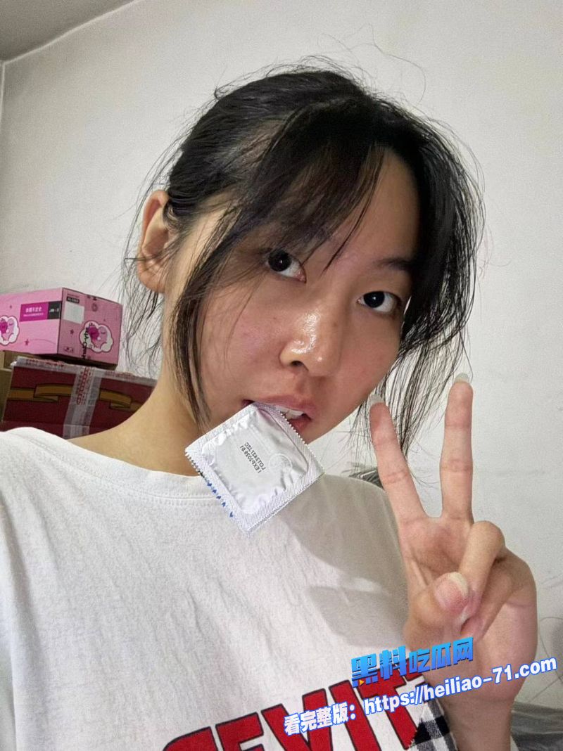 瓜友投稿天津生物制药大专生穆艺心谈着对象还爱约炮 一边打电话给男友一边被内射3