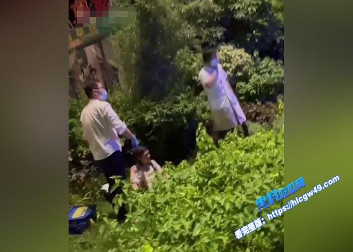 美女骑士超速发生车祸 机车爆燃烧光衣服 几乎全裸在草丛躲避等待救援 现场群众围观拍摄7 美女骑士超速发生车祸 机车爆燃烧光衣服 几乎全裸在草丛躲避等待救援 现场群众围观拍摄7