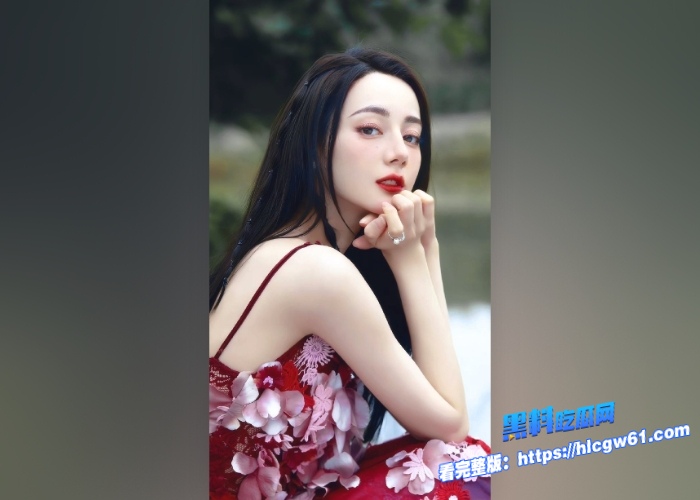 国内当红花旦迪丽热巴完美换脸视频黑丝迪丽热巴Q弹粉嫩巨乳被三名大汉疯狂把玩吮吸无情小穴被干冒烟了 图1