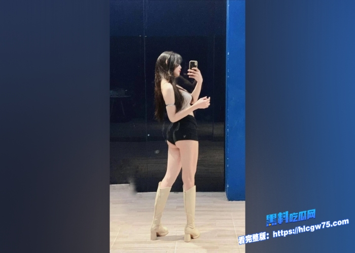 瓜友投稿大神抖音约炮极品素人美女直播送个飞机就能聊上了打炮视频无偿放送这身材一架飞机真的操的到吗书读的少不要骗我8