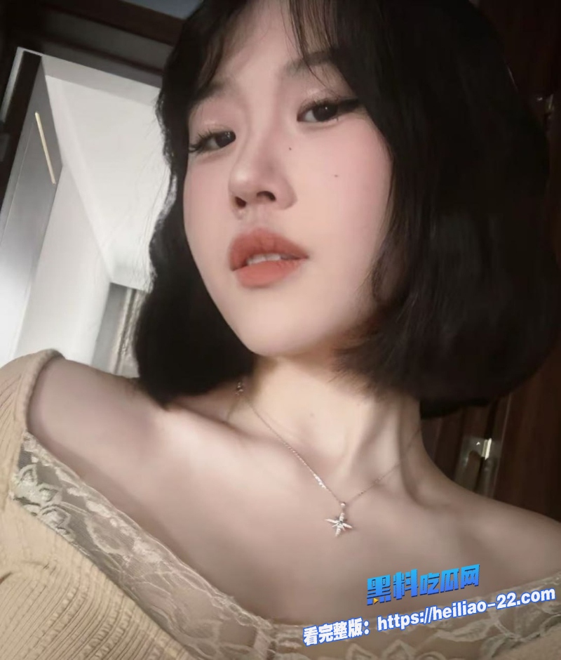 极品反差女友翘臀诱惑穿CK内衣浴室洗衣男友忍不住强索口交后入无套狠狠疼爱 4