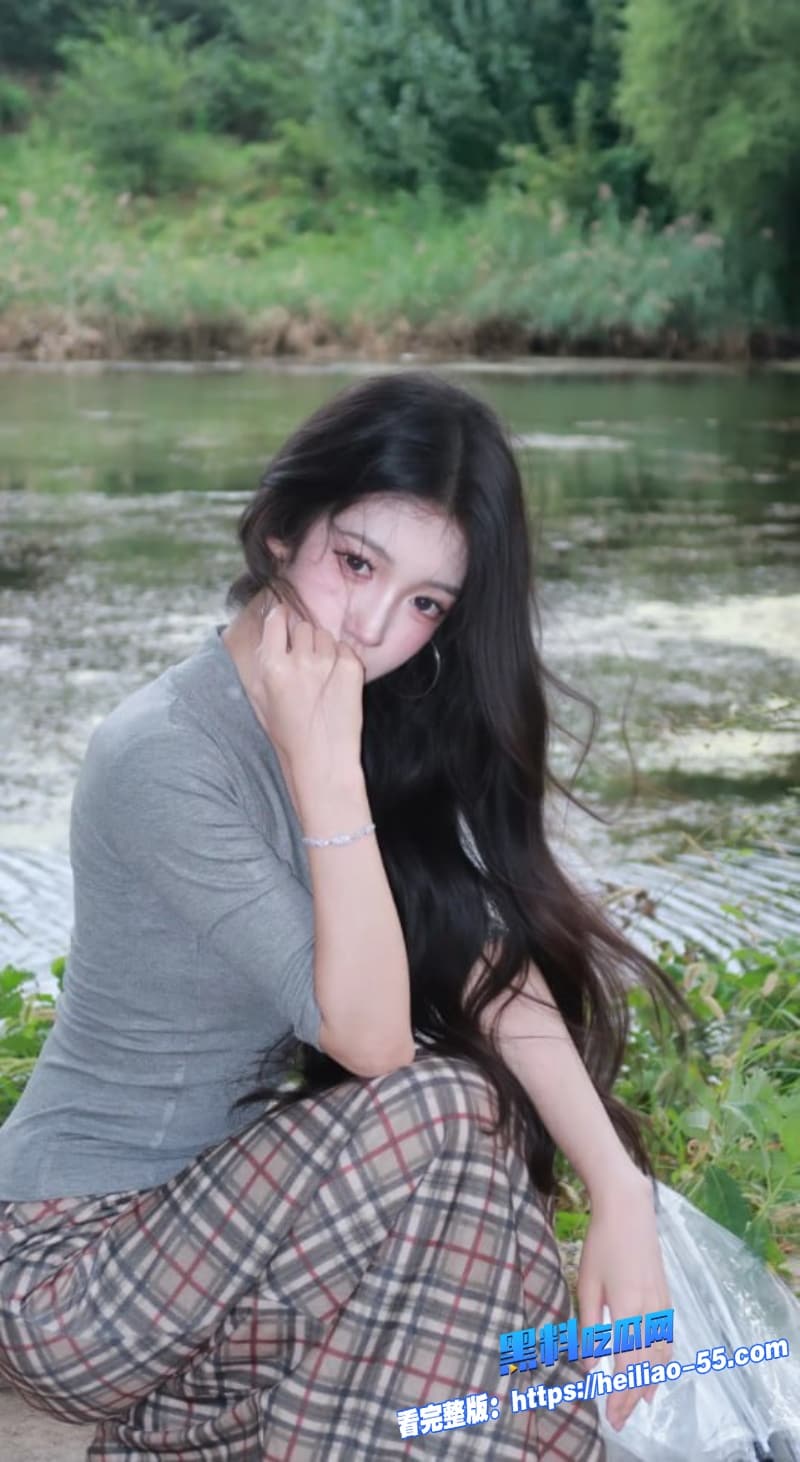 高颜值极品眼镜妹私拍流出全程露脸狂舔男友大屌表面多清纯私下就有多骚5 高颜值极品眼镜妹私拍流出全程露脸狂舔男友大屌表面多清纯私下就有多骚5
