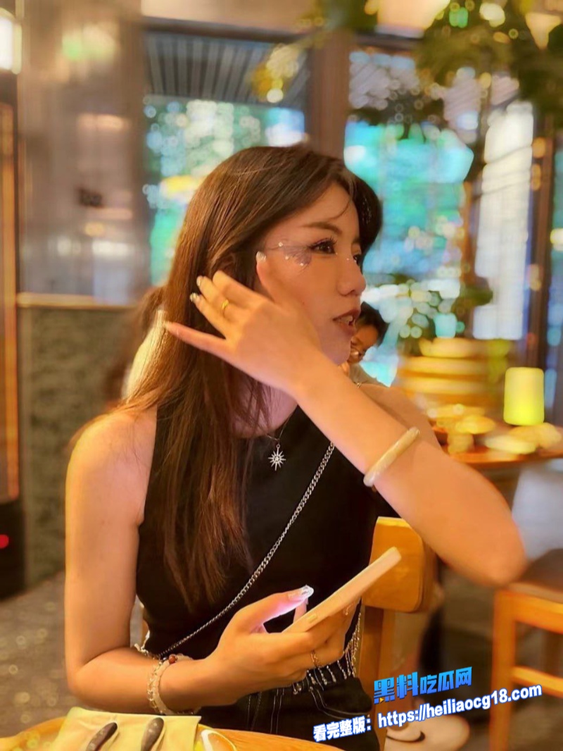 反差婊性爱视频1 反差婊性爱视频1
