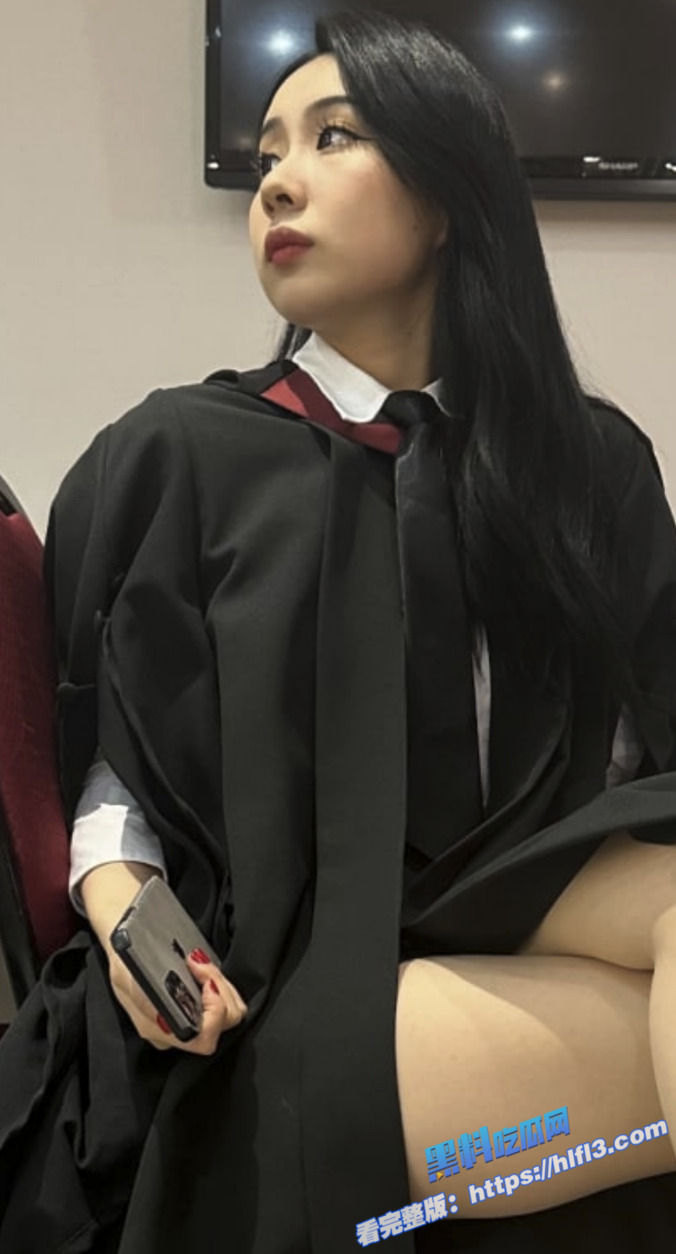 英国白富美留学生 刘亚琪 出轨老外 男友曝光激情啪啪视频 女上位骑乘疯狂扭动！2