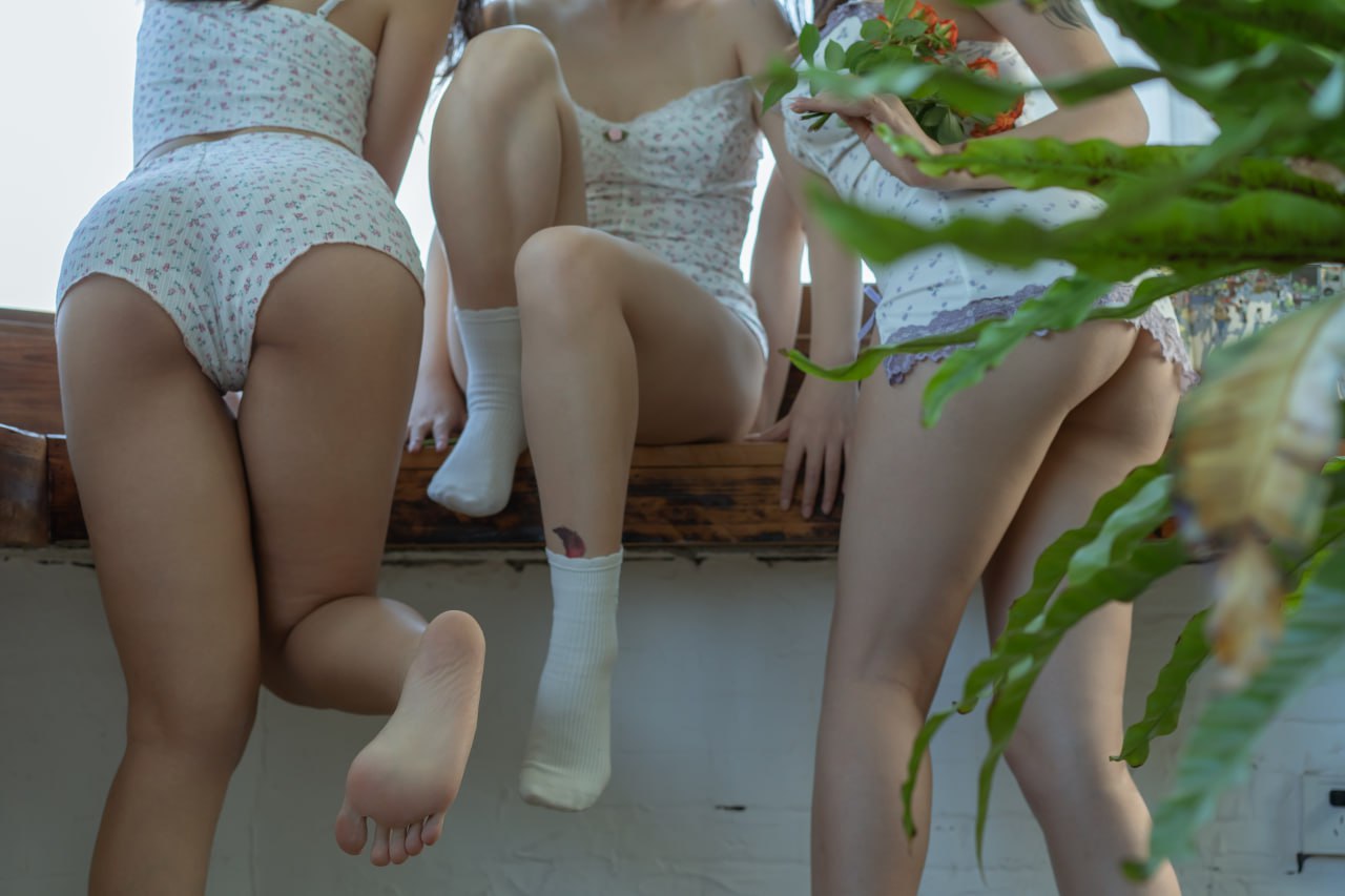 秀人网清纯三姐妹漏点写真 云溪溪&奶桃&七月喵子 夏日图文合集版! (13) 秀人网清纯三姐妹漏点写真 云溪溪&奶桃&七月喵子 夏日图文合集版! (13)