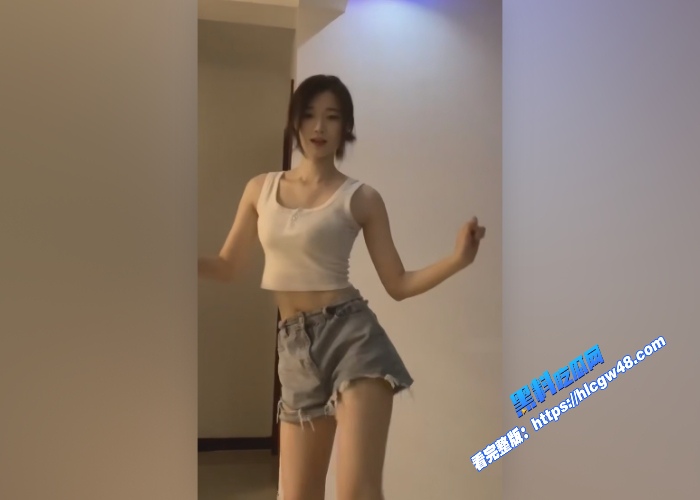 抖音反差女神超模高挑的身材深情口交吃鸡男友扯烂丝袜抬起双腿就往小穴猛插插 图5WH700x500px 抖音反差女神超模高挑的身材深情口交吃鸡男友扯烂丝袜抬起双腿就往小穴猛插插 图5WH700x500px