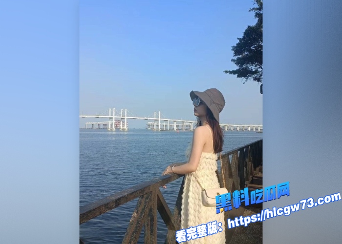 极品少妇母狗 刘彤 和金主约炮做爱不雅视频曝光 跪地露脸吃鸡吧 崛起丰臀等待进入 被边操边抽屁股 小内裤看着太性感了1